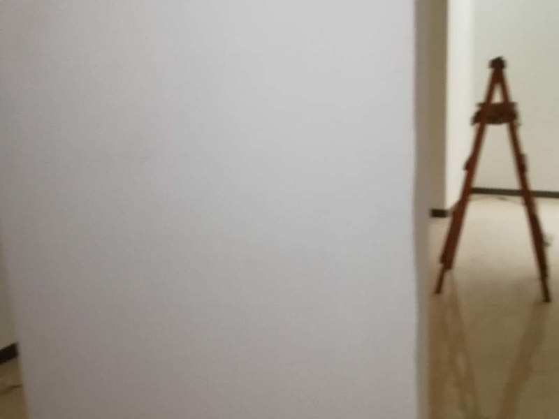 砌磚封門洞維修：裝修中封門洞就是在門上方有一個長方形的窗口，把那個封起來就是封門洞　　 老式房屋的門上方都帶氣窗，門洞總高度都在2.4-2.5m，而現在裝修門洞高度只留到2.1m左右，還有近40cm的高度的空洞需要封堵，這就叫門洞封堵。　　 裝修封門洞的方法一般都用石膏板，但能代替石膏板的材料也有很多。還有用紅磚砌